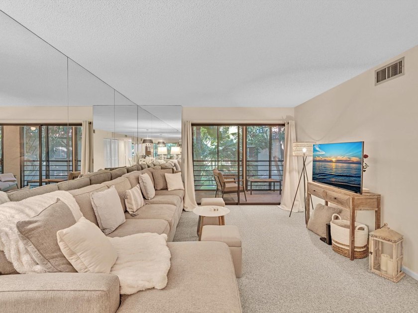 Meticulously maintained 2/2 unit in the picturesque gated and - photo 25