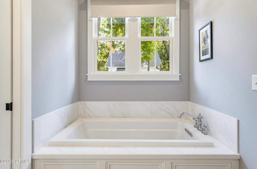Built in 2021 by Artisan Custom Homes, this beautiful 3-bedroom - photo 30