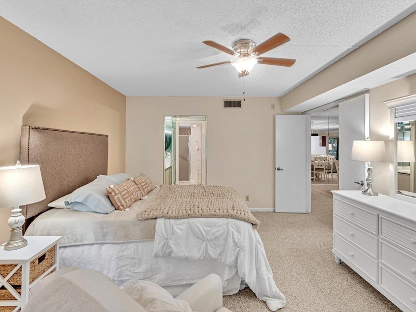Meticulously maintained 2/2 unit in the picturesque gated and - photo 36