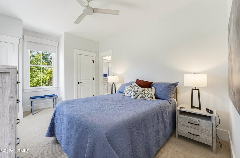 Built in 2021 by Artisan Custom Homes, this beautiful 3-bedroom - photo 38