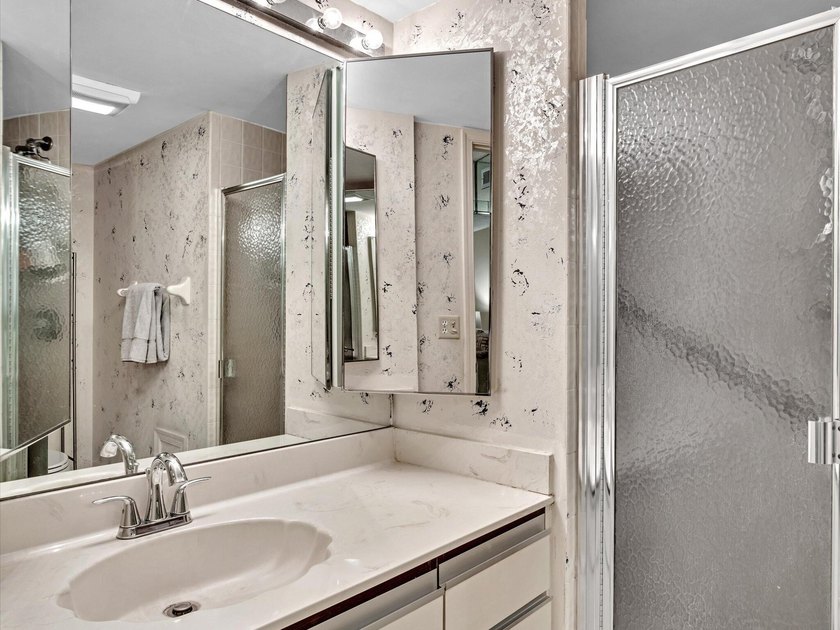 Meticulously maintained 2/2 unit in the picturesque gated and - photo 43
