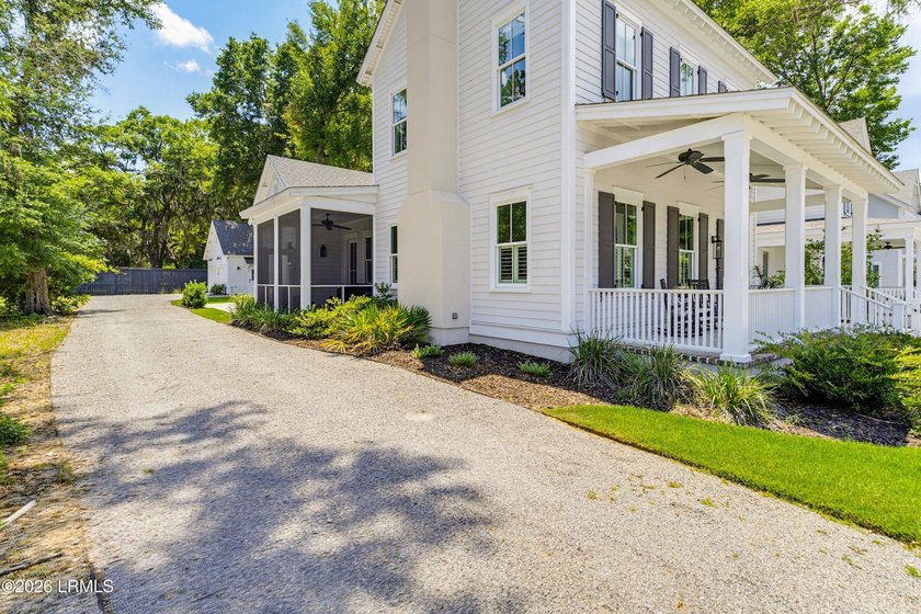 Built in 2021 by Artisan Custom Homes, this beautiful 3-bedroom - photo 45