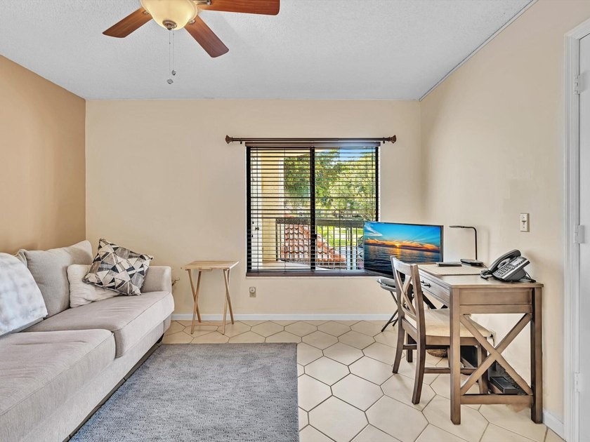 Meticulously maintained 2/2 unit in the picturesque gated and - photo 45