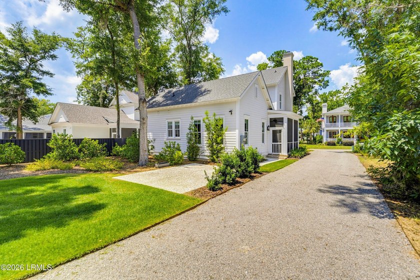Built in 2021 by Artisan Custom Homes, this beautiful 3-bedroom - photo 47