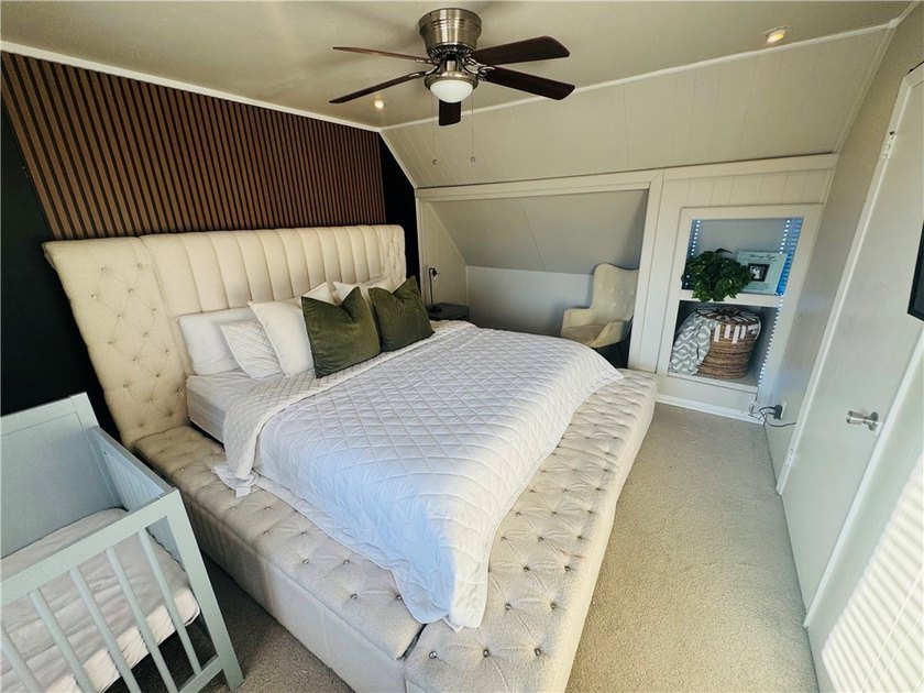 Charming 3 bedroom, 1.5 bath home on a desirable corner lot in - photo 10