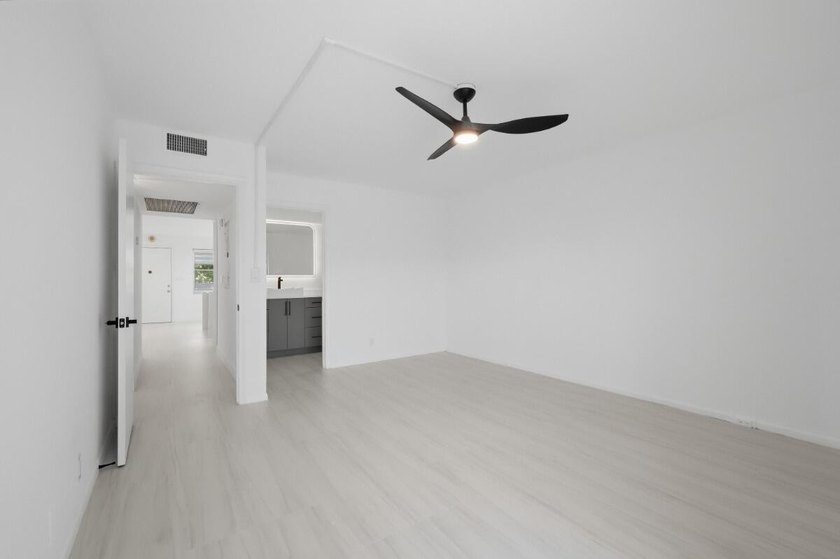 Welcome to this impeccably renovated 2-bedroom, 2-bath residence - photo 16
