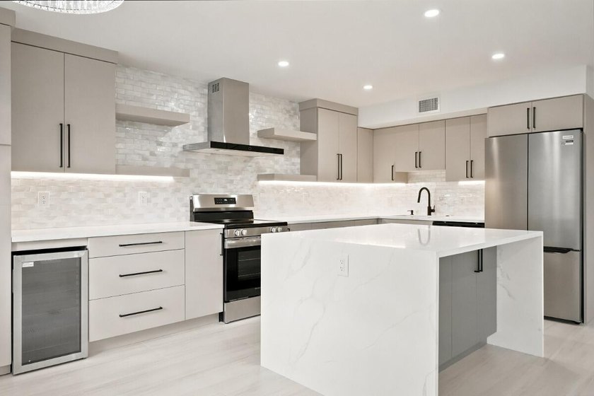 Welcome to this impeccably renovated 2-bedroom, 2-bath residence - photo 17