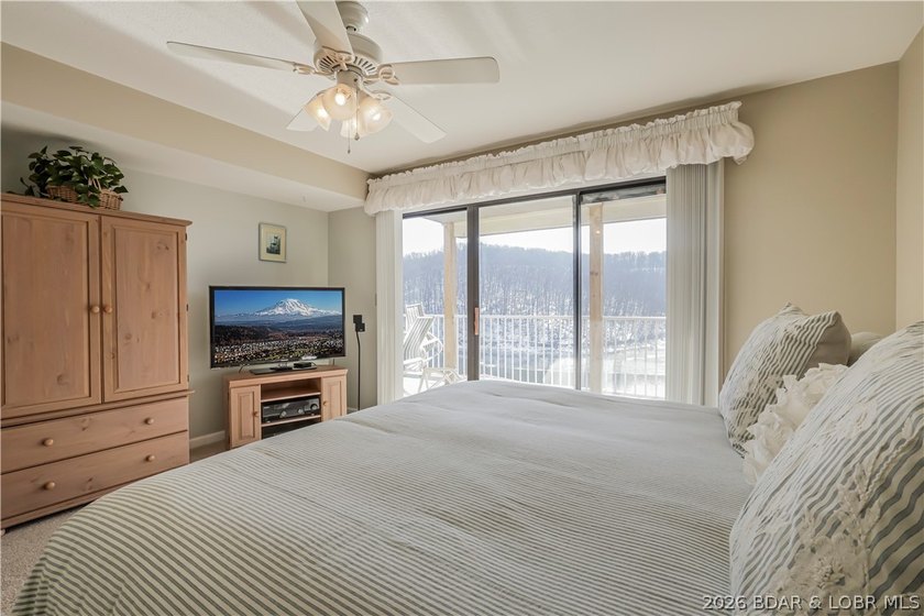 MOTIVATED SELLER - All 2026 Assessments Paid! Fully updated - photo 22