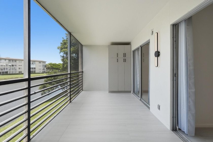 Welcome to this impeccably renovated 2-bedroom, 2-bath residence - photo 24