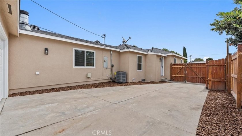 Welcome to 2409 Pepperwood Ave, a beautifully renovated - photo 35