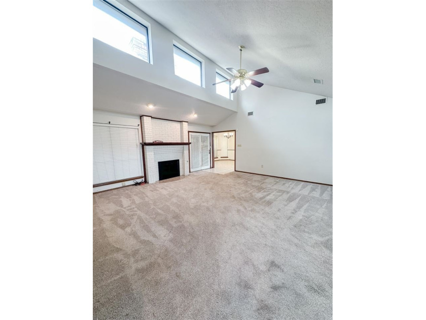 Charming home in Willow Creek Addition! This property features 3 - photo 2