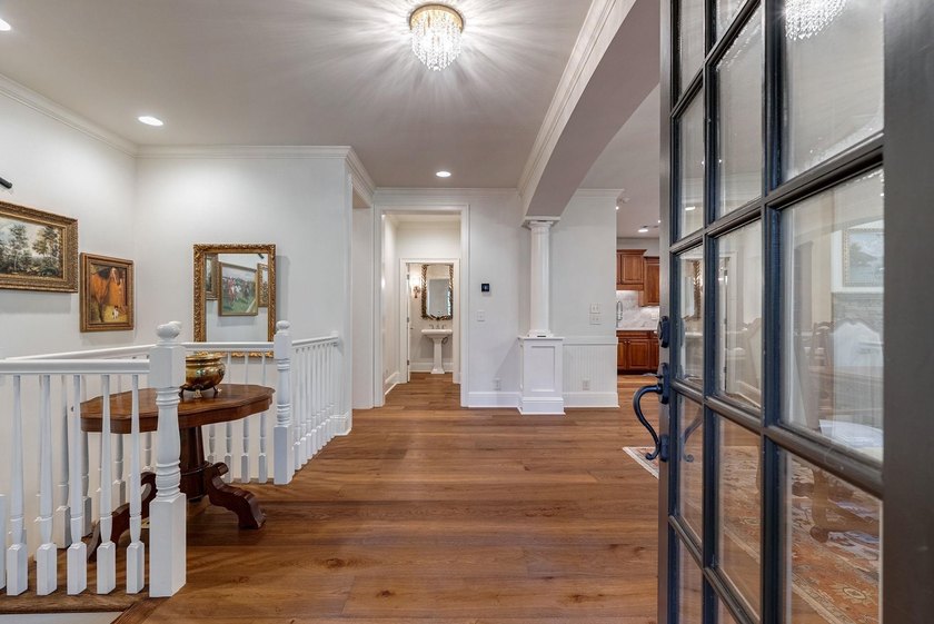 STUNNING LOCK-N-LEAVE TOWNHOME WITH A TWO CAR GARAGE CLOSE TO - photo 6