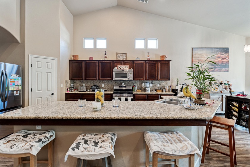 Say hello to this beautiful 4-bedroom 2-bath home located inside - photo 14