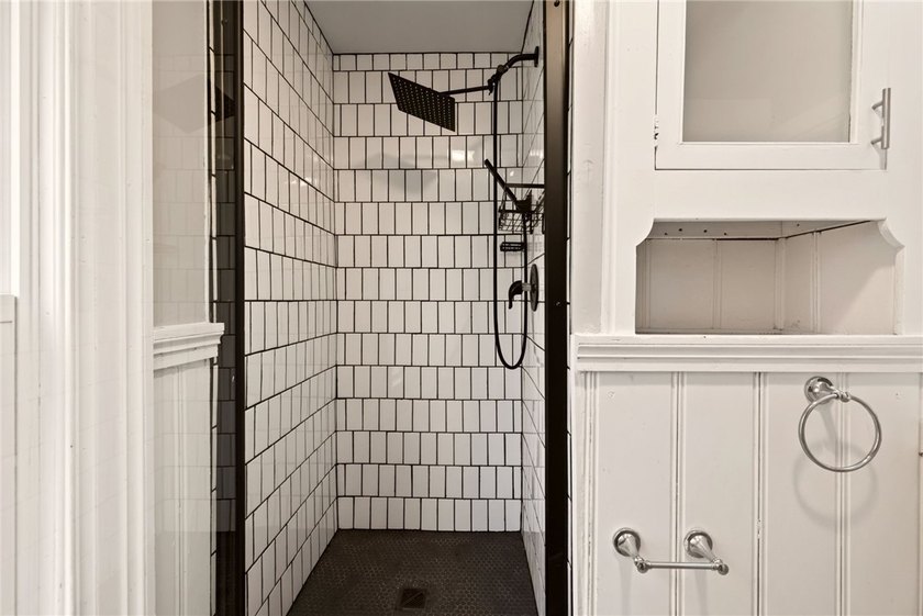 Prepare to be impressed by this spacious 3-bedroom, 2 full bath - photo 16