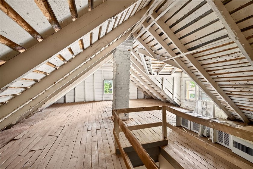 Prepare to be impressed by this spacious 3-bedroom, 2 full bath - photo 19