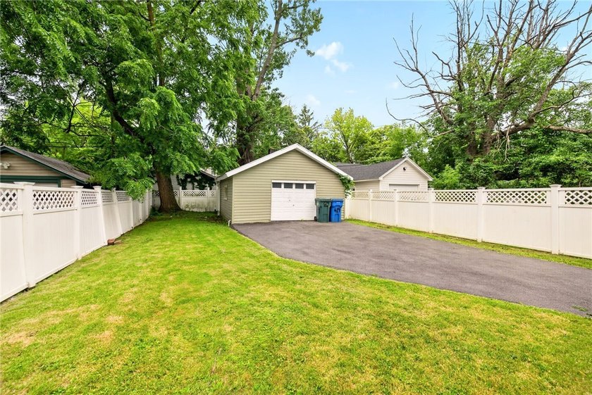 Prepare to be impressed by this spacious 3-bedroom, 2 full bath - photo 21