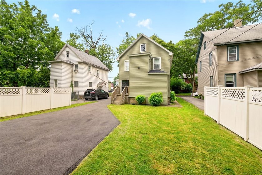 Prepare to be impressed by this spacious 3-bedroom, 2 full bath - photo 22