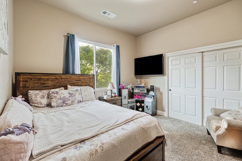 Say hello to this beautiful 4-bedroom 2-bath home located inside - photo 25