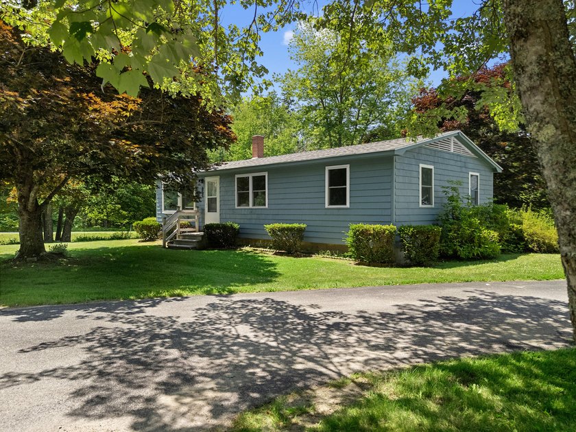 This charming and beautifully updated 3-bedroom home offers - photo 7