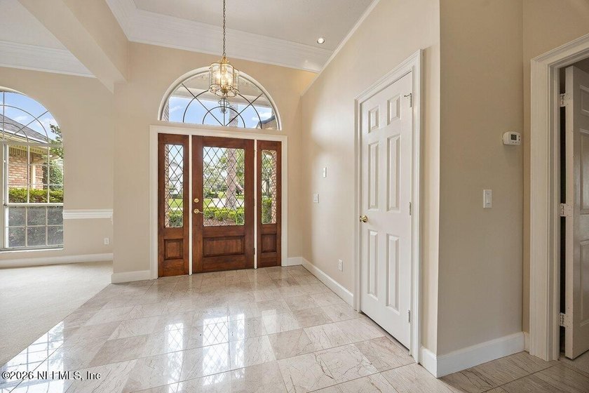 First time on the market! A lovingly maintained Hidden Hills - photo 17