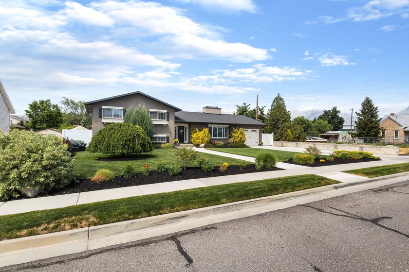 Includes parcels  &amp; . Pride of ownership manifests throughout - photo 3