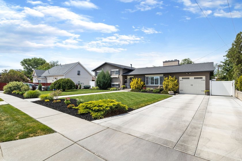 Includes parcels  &amp; . Pride of ownership manifests throughout - photo 4