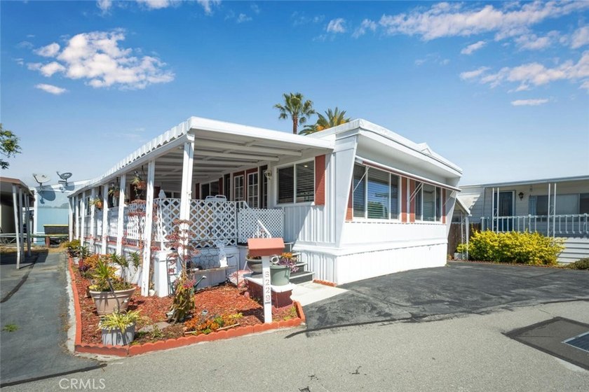 Welcome to this fabulous, updated, custom home! Almost - photo 2