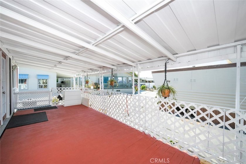 Welcome to this fabulous, updated, custom home! Almost - photo 6