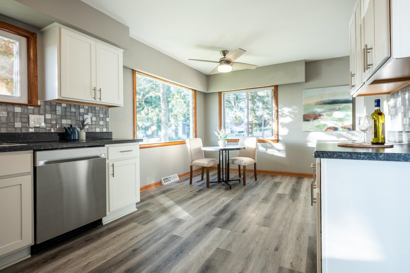 Just Listed in South Milwaukee! Fall in love with this - photo 4