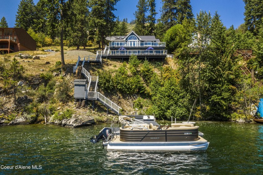 Location, Landscape &amp; Lake Life! Each summer only a few - photo 47