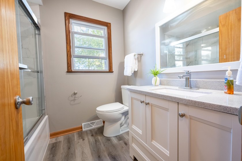Just Listed in South Milwaukee! Fall in love with this - photo 7