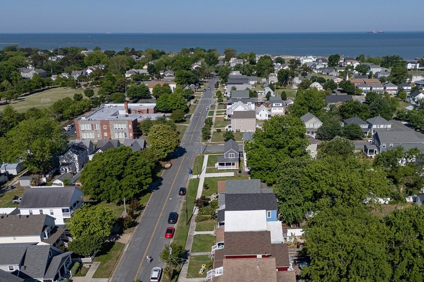 Welcome to this quaint historic beach house located in the heart - photo 10