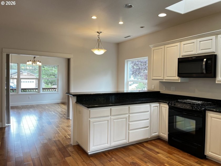 Welcome to this beautifully maintained 3-bedroom, 2.5-bath home - photo 16