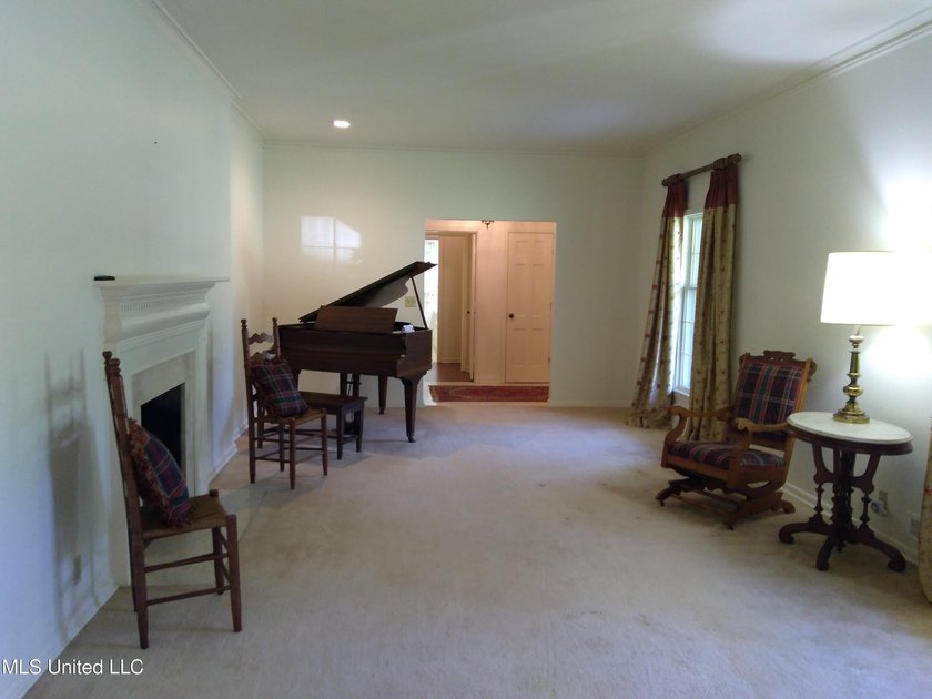 Three Bedroom Three and a Half Bath Great Family Neighborhood - photo 22