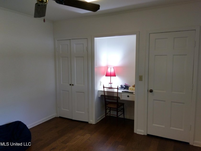 Three Bedroom Three and a Half Bath Great Family Neighborhood - photo 28