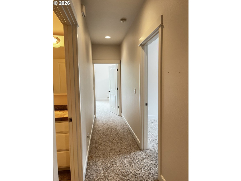 Welcome to this beautifully maintained 3-bedroom, 2.5-bath home - photo 29