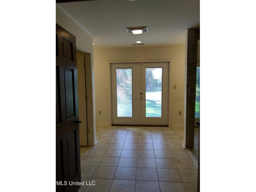 Three Bedroom Three and a Half Bath Great Family Neighborhood - photo 30
