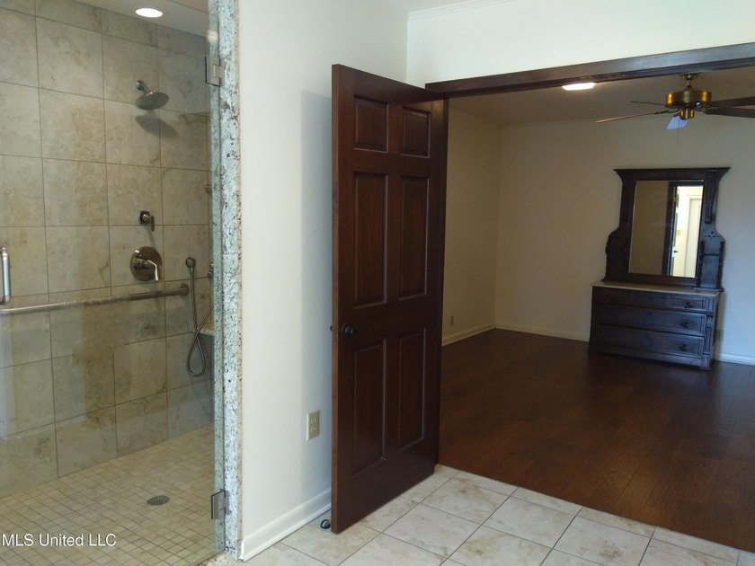 Three Bedroom Three and a Half Bath Great Family Neighborhood - photo 31