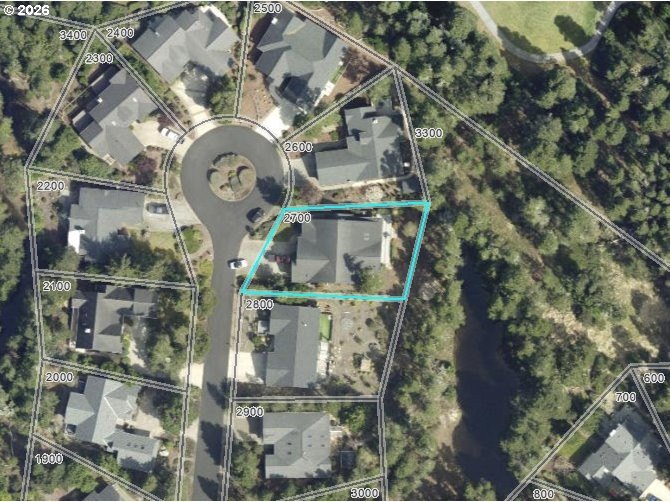 Welcome to this beautifully maintained 3-bedroom, 2.5-bath home - photo 48