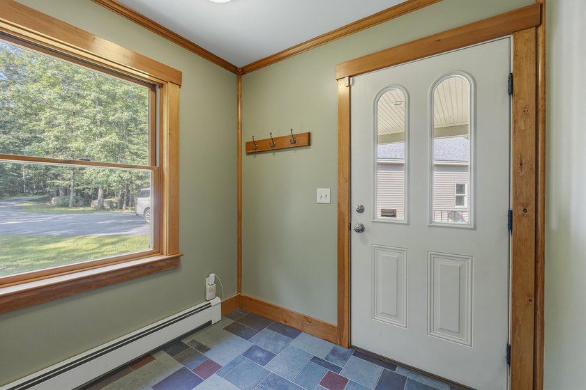 Nestled on 8 private acres, this charming 1862 sq. ft - photo 4