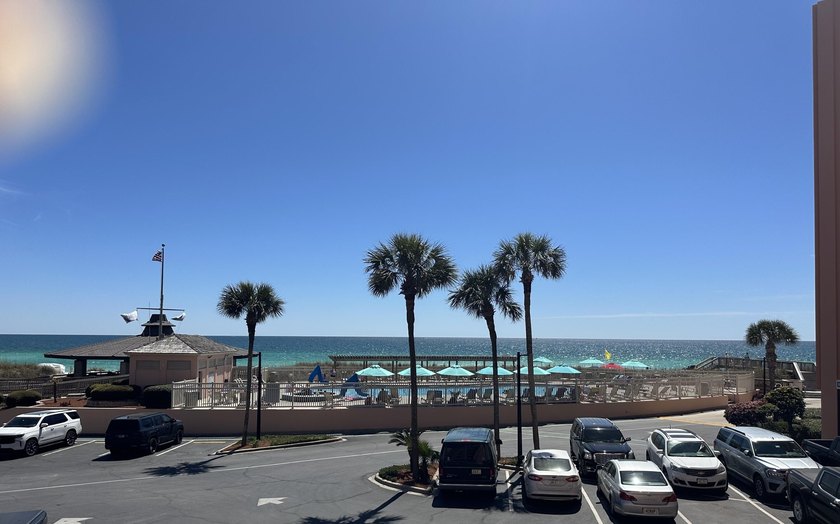 Jetty East is a Gated 6-story midrise with under building - photo 3