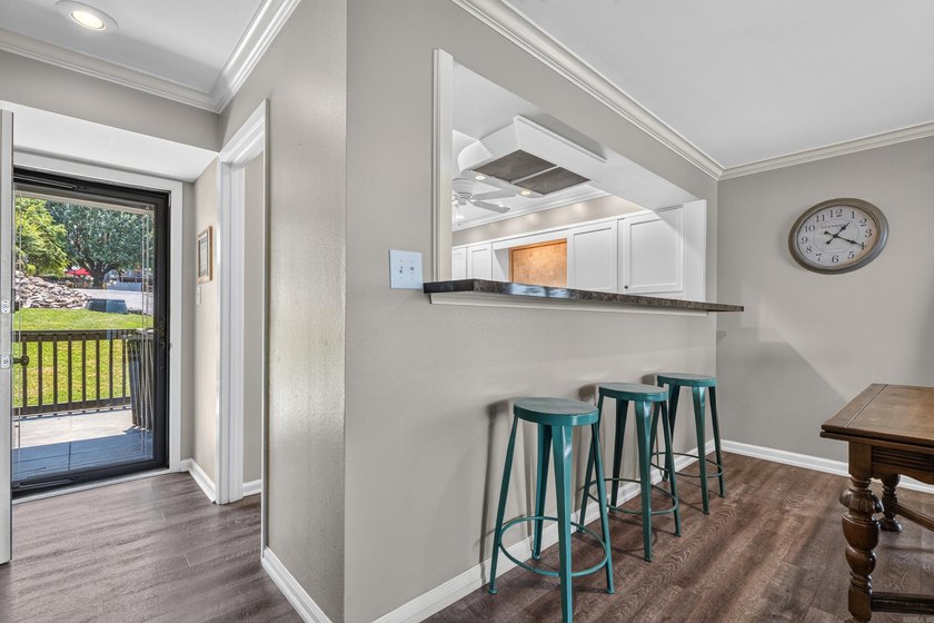 Lake Hamilton living has never been easier! Welcome to the gated - photo 15