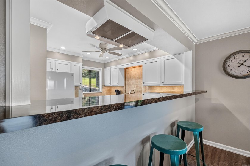 Lake Hamilton living has never been easier! Welcome to the gated - photo 16