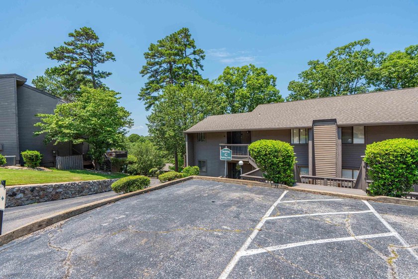 Lake Hamilton living has never been easier! Welcome to the gated - photo 33