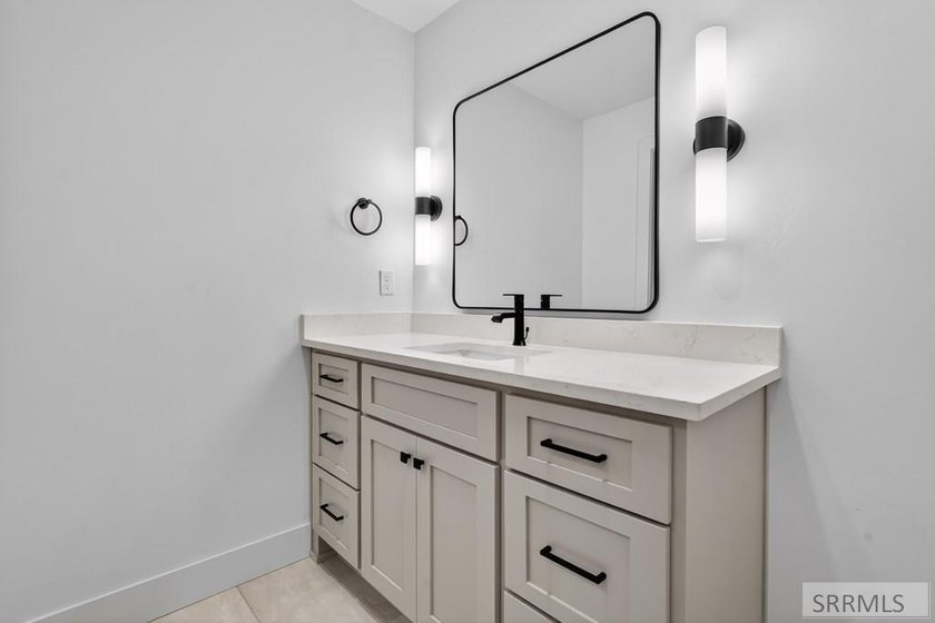 This stunning custom modern ranch style home features 4 bedrooms - photo 44