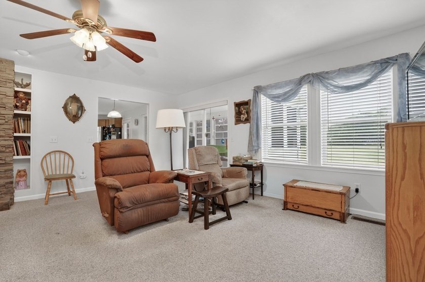 2/215 Well maintained Rancher overlooking the 8th Fairway - photo 9