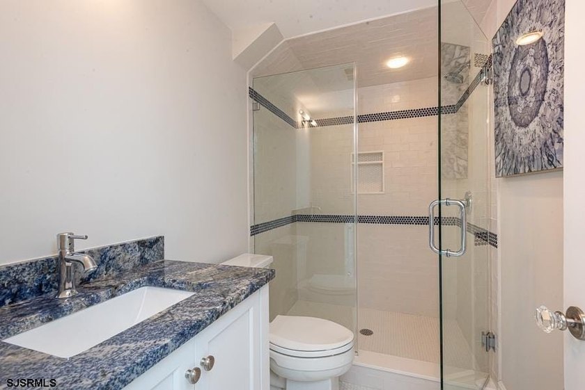 The Most Prestigious Home Built on the Goldcoast. This Exquisite - photo 25