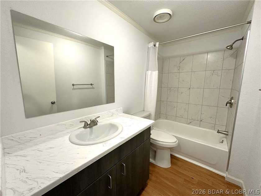 Welcome home to this beautifully remodeled 3-bed, 2-bath home in - photo 26
