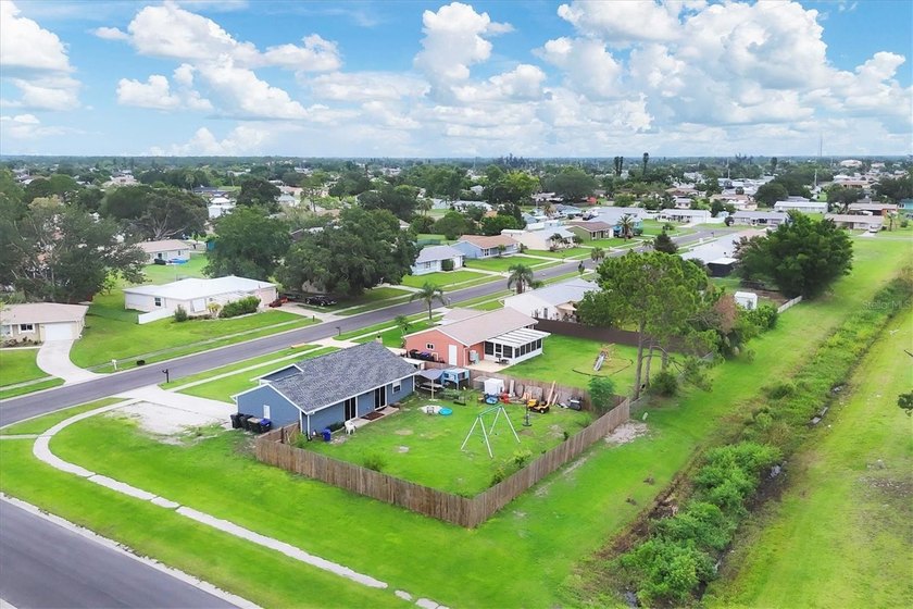This charming 2-bedroom, 1-bath home is perfectly situated on a - photo 33