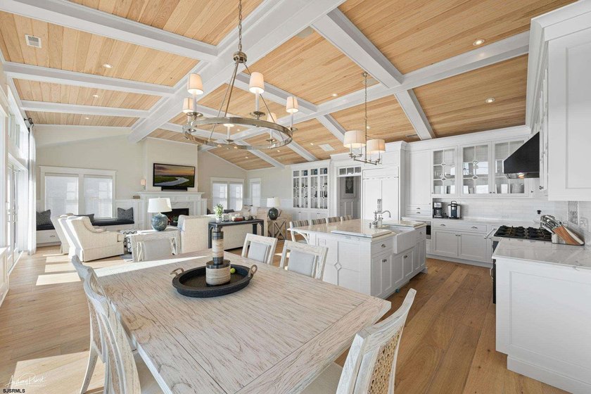 The Most Prestigious Home Built on the Goldcoast. This Exquisite - photo 13